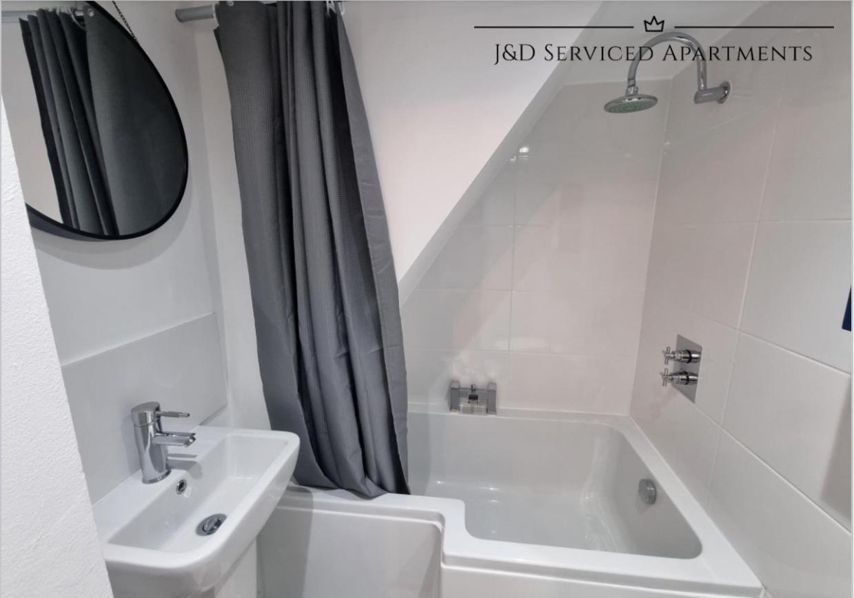 Spacious 3 Bed Apartment, En-suites, Near Train Station! Watford (Hertfordshire)
